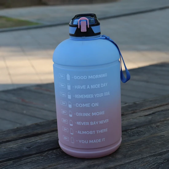 128 oz sans BPA en gros Tritan en plastique sport motivationnel demi-gallon grande bouteille d'eau avec couvercle en paille à large bouche